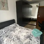 Lovely One Bedroom Flat In Aberdeen City Center And Ideal For Ari