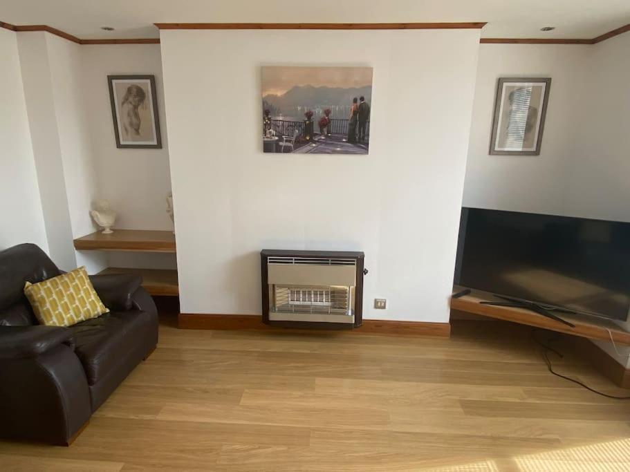 Lovely One Bedroom Flat In Center And Ideal For Ari Apartment *