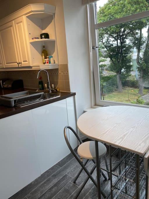 Apartment Lovely One Bedroom Flat In Center And Ideal For Ari *