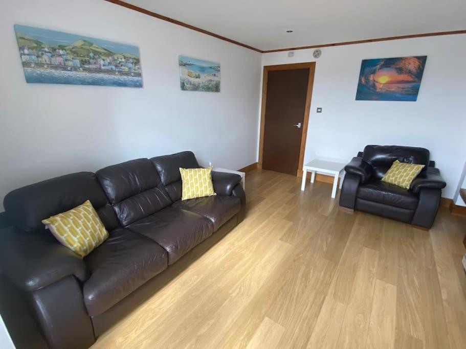 Lovely One Bedroom Flat In Center And Ideal For Ari Aberdeen