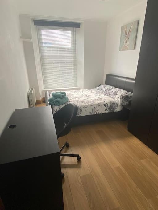 Lovely One Bedroom Flat In Center And Ideal For Ari